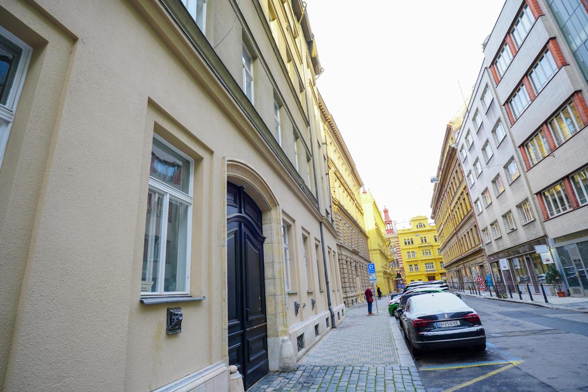Elegant & Stylish Center Apartments! Praha Bagian luar foto