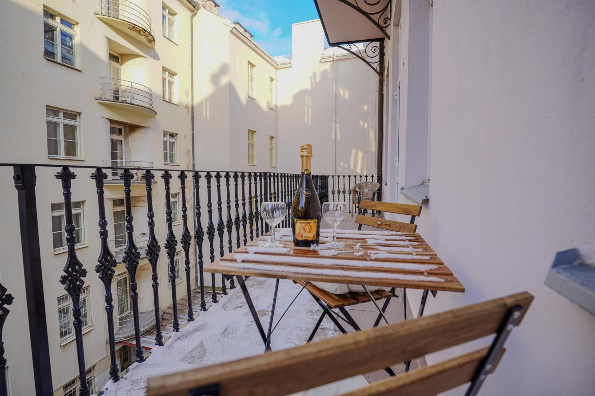 Elegant & Stylish Center Apartments! Praha Bagian luar foto